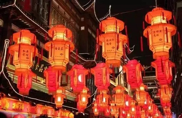 元宵战疫，团圆有时，愿所有坚守，都奔向团圆
